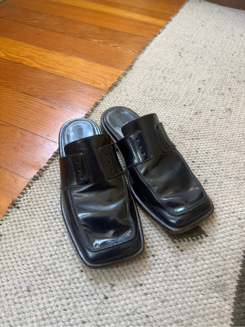 Pedro Slide Square Toe Loafer
Navy